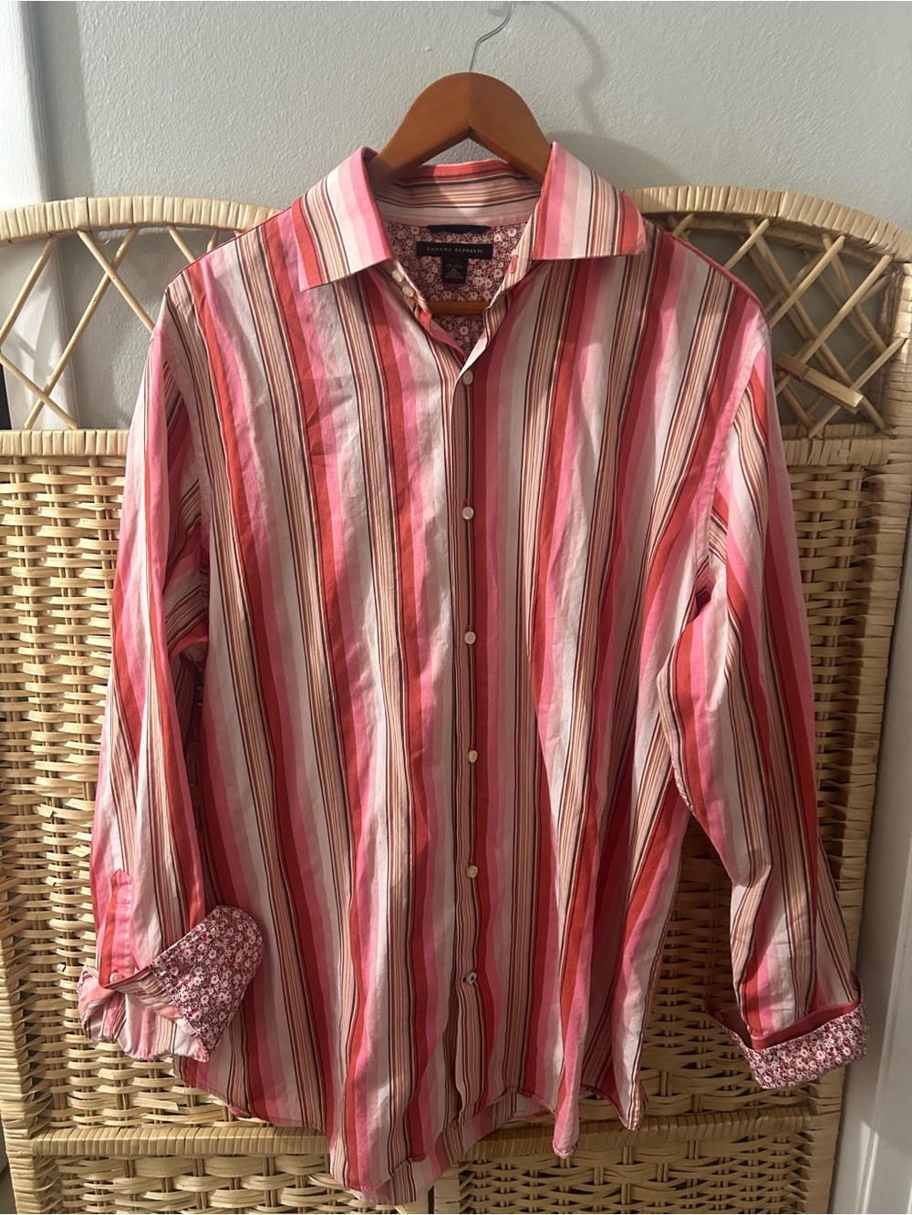 Banana Republic Men’s 100 % Cotton Long Sleeve shirt size XL (17-17.5)